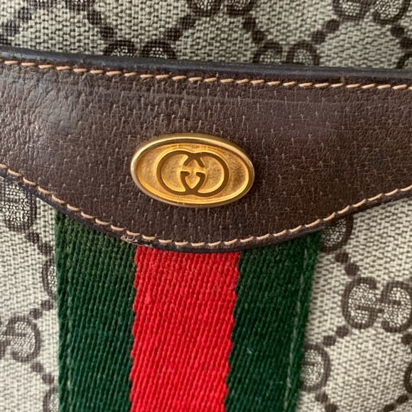 (60) GUCCI 80 Brown Slim Tote - Picture 4 of 12